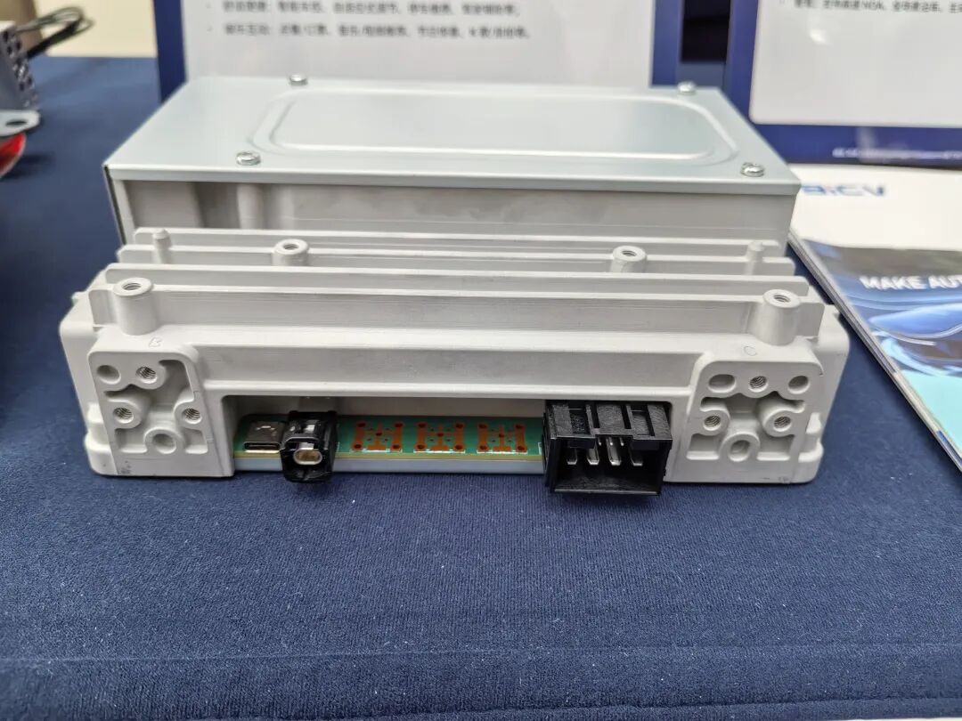北斗智联电子模块背面接口展示