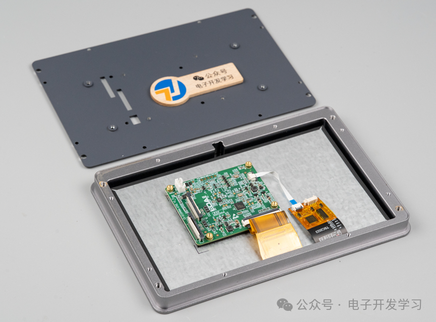 屏幕驱动板与金属框架