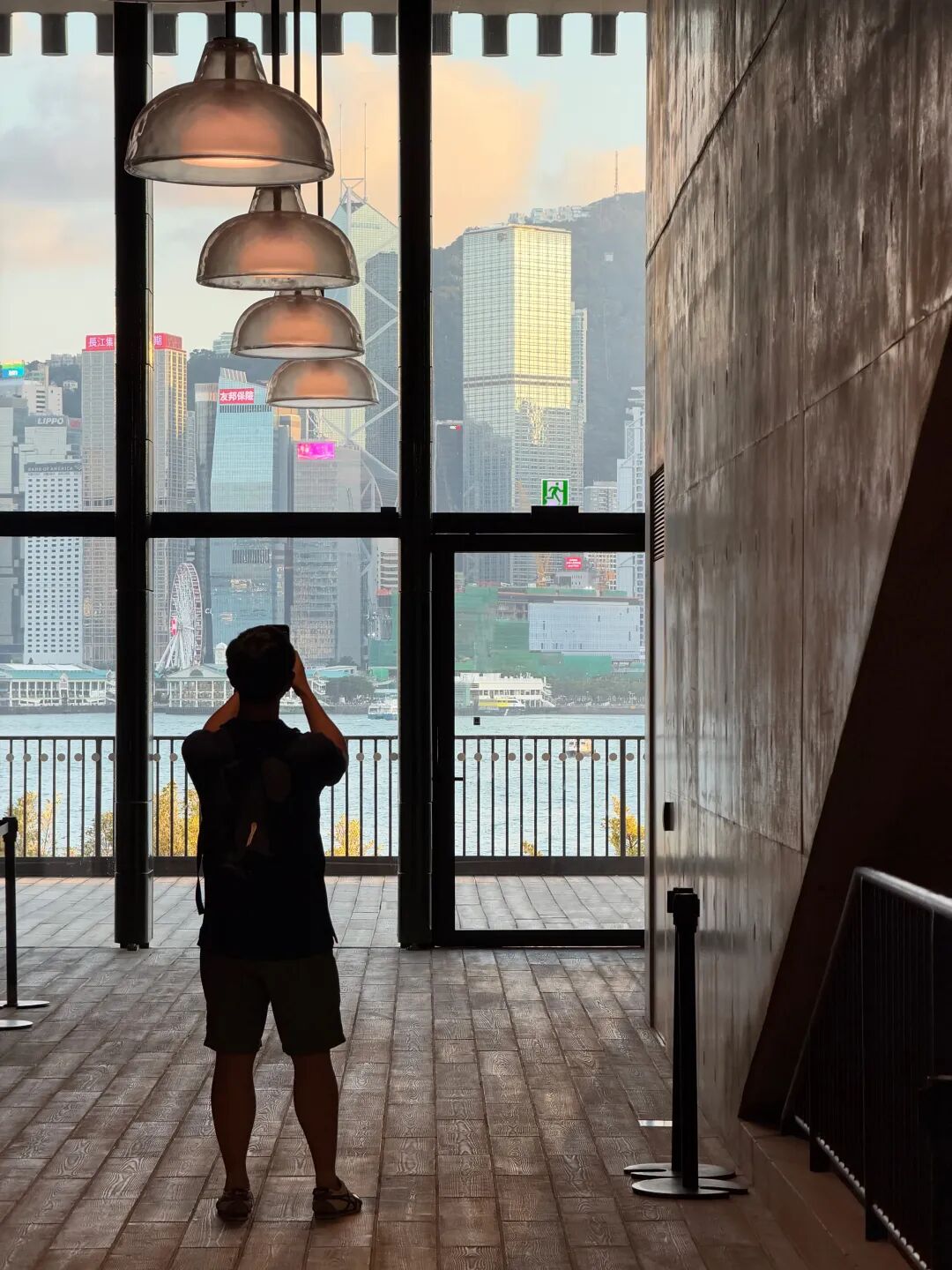 维港海景落地窗逆光样张