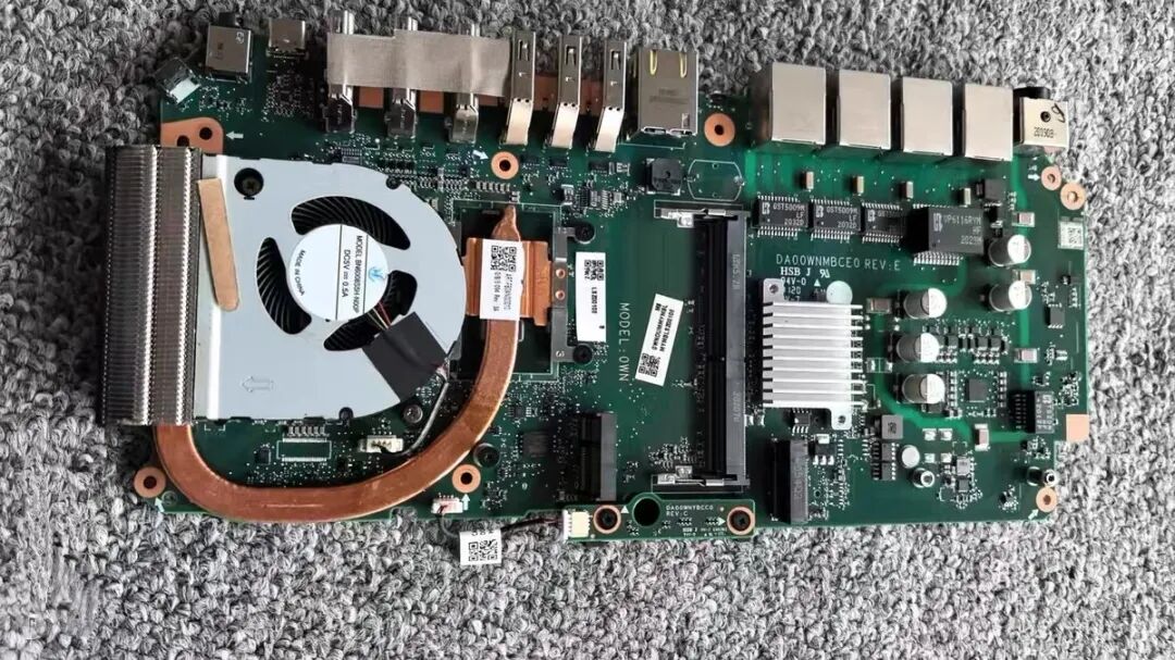 联想GQE50L主板细节特写