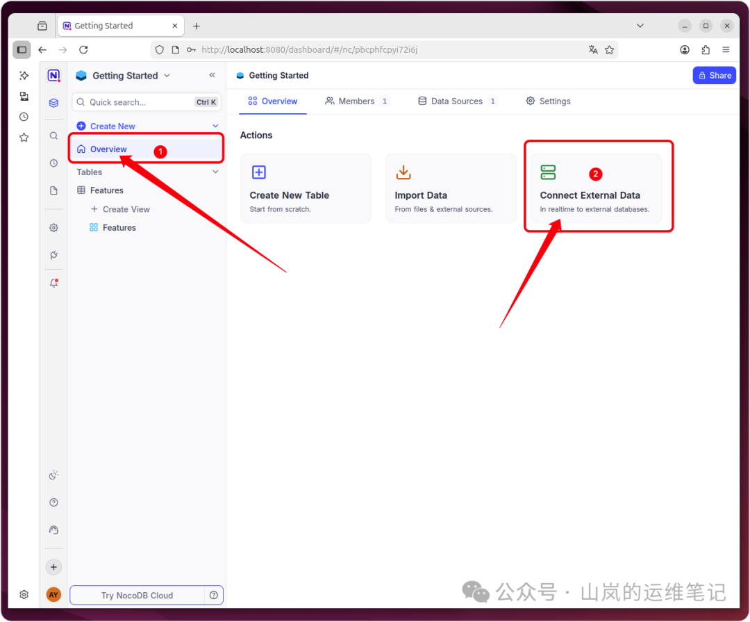 NocoDB仪表盘，高亮显示“连接外部数据”选项