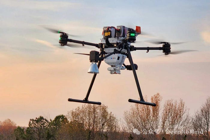 无人机在黄昏时分进行BVLOS飞行