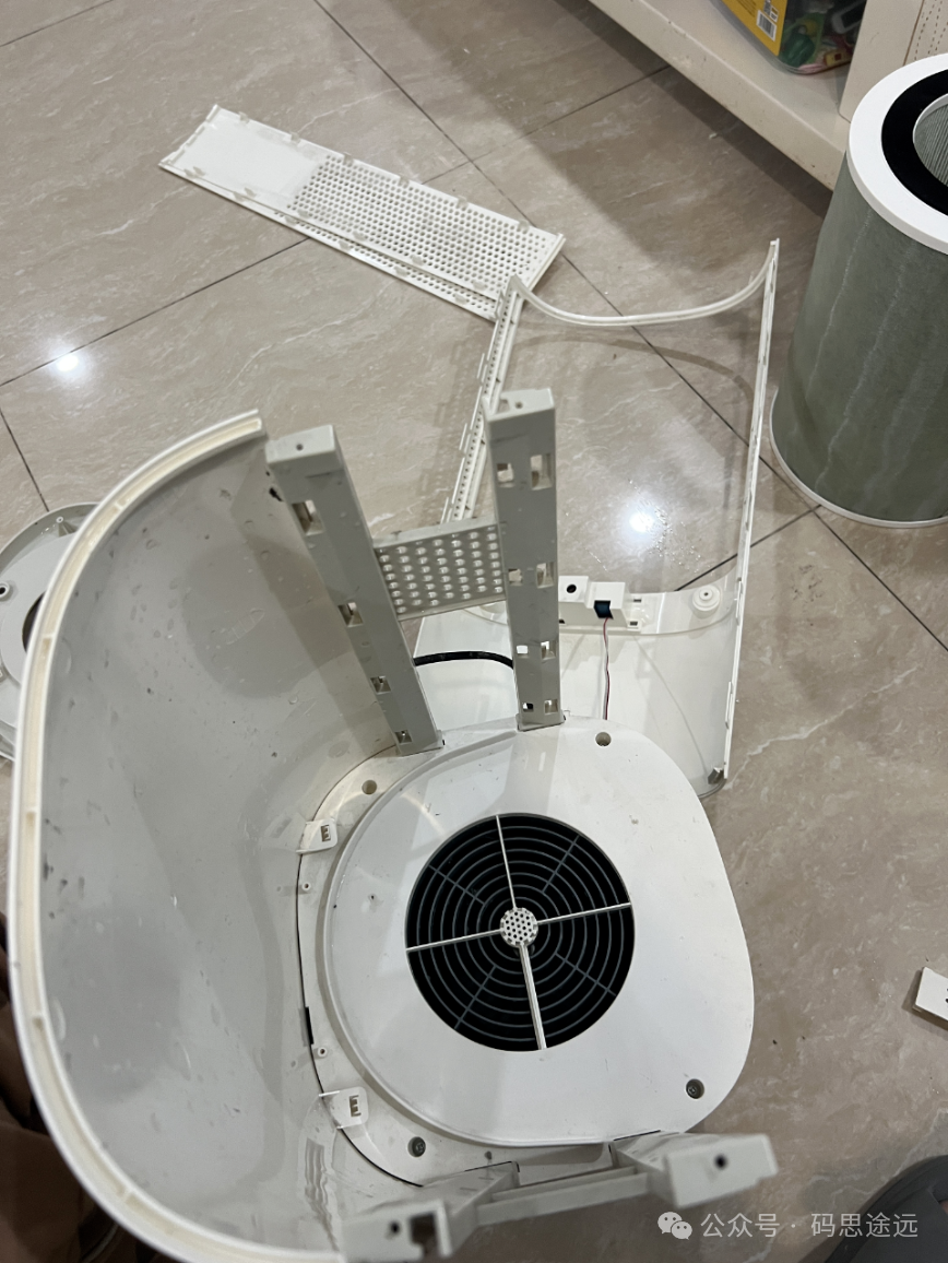 净化器内部另一角度