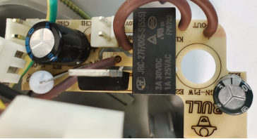 电压转换器PCB正面元件布局