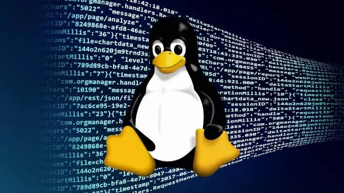 Linux Tux 企鹅与代码数据流背景,寓意内核性能优化与高速构建