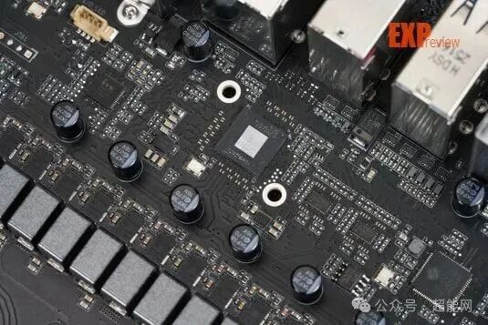 主板USB4控制芯片区域