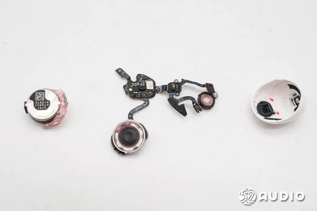 取出前腔内部的排线及组件