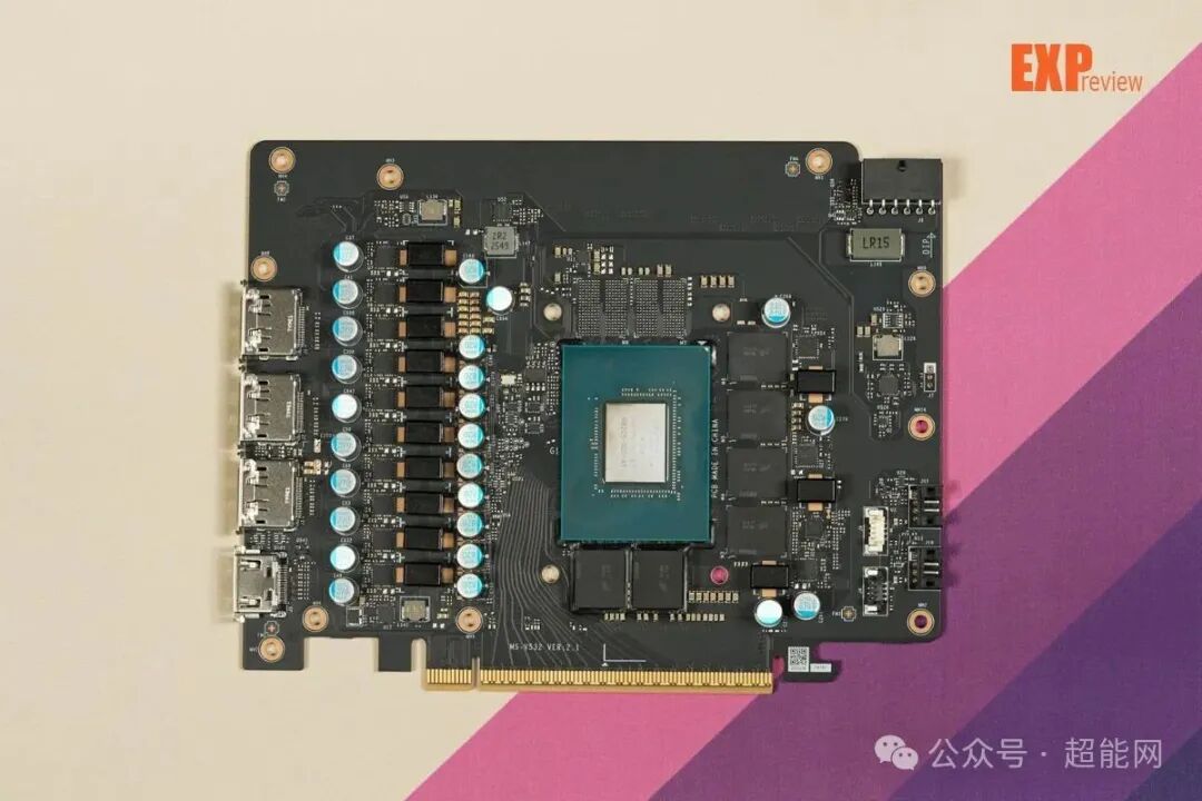 微星RTX 5070圣光OC显卡PCB正面整体图