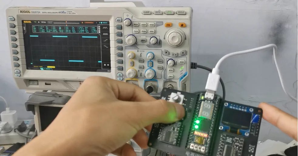 三角波输出示波器测试图