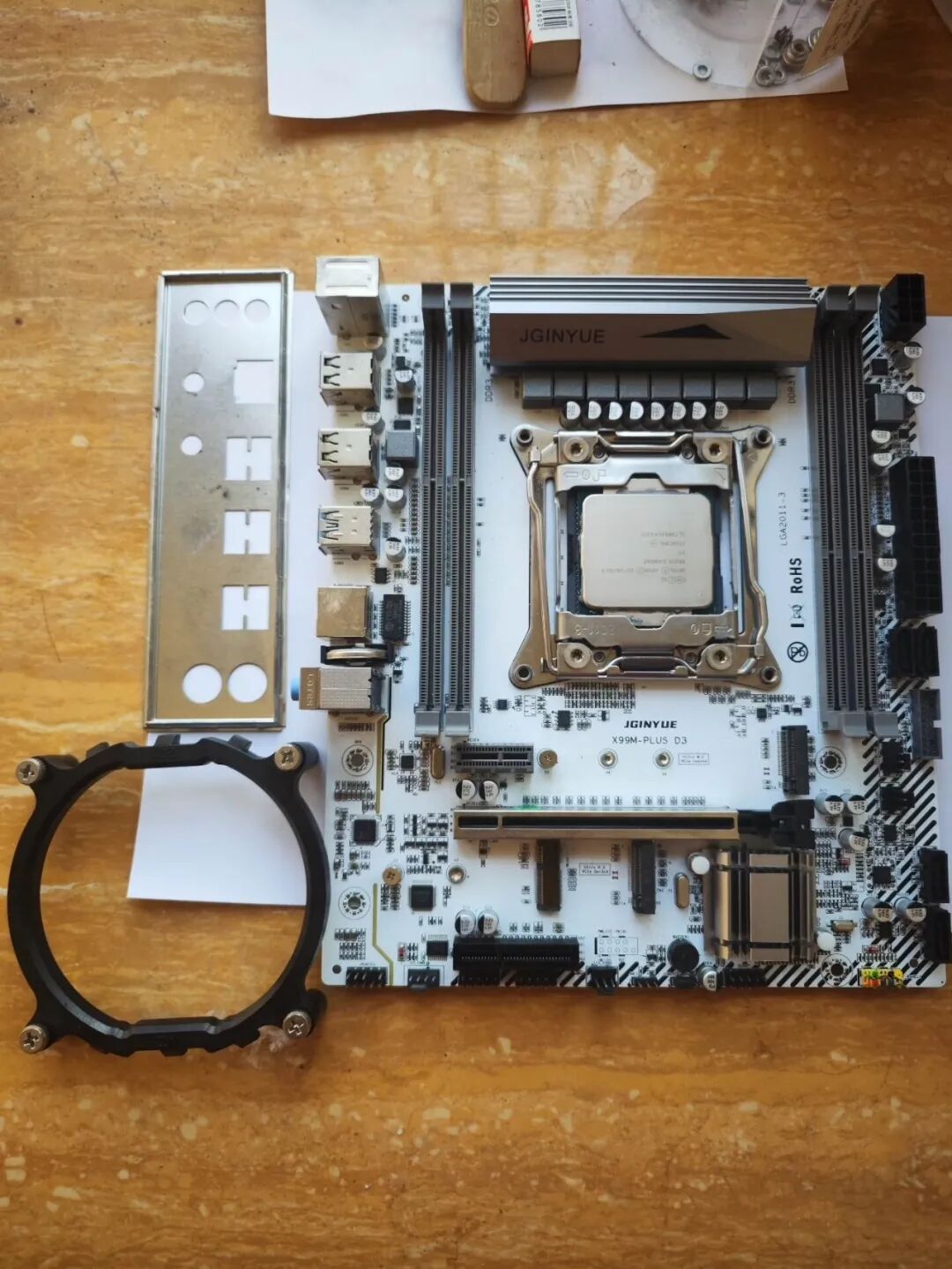 精粤 X99M-PLUS D3 主板实物图