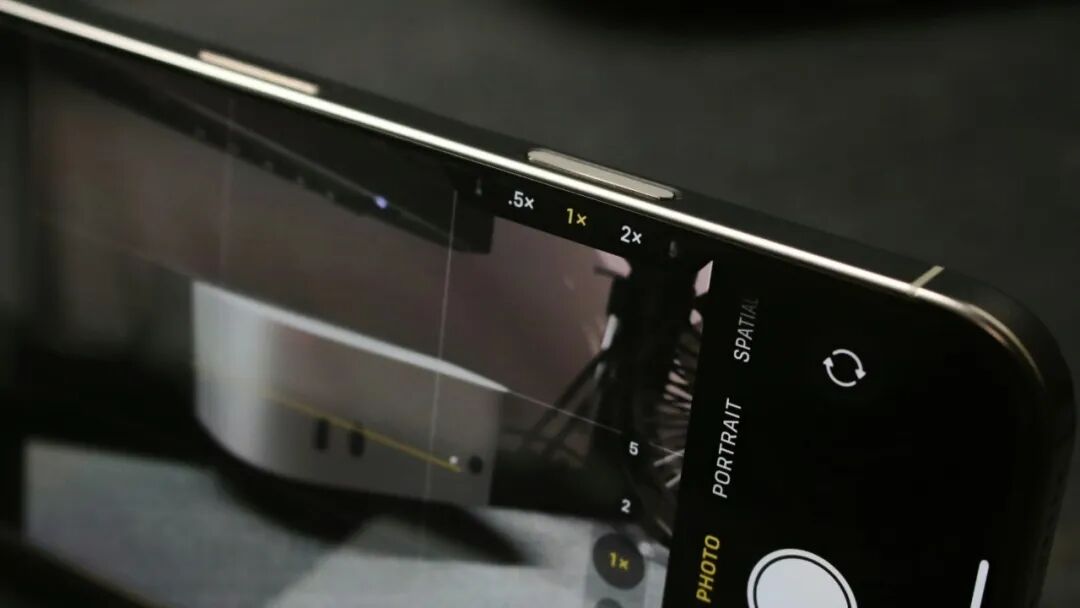 手机相机应用操作界面特写