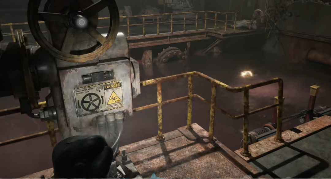 《生化危机9》中带有危险标识的工业场景