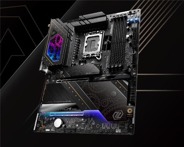 TACHIX X870 高端主板产品图，展示其黑色PCB、金色装饰及RGB灯效