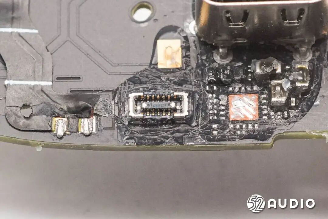 连接排线的BTB连接器母座