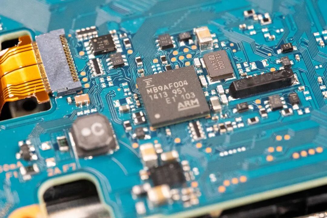 索尼A7R主板MB9AF004 ARM Cortex-M3芯片