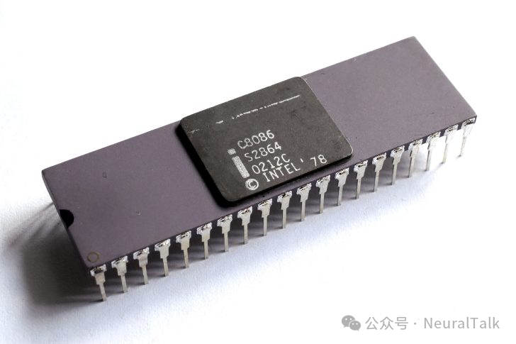 Intel 8086芯片实物图