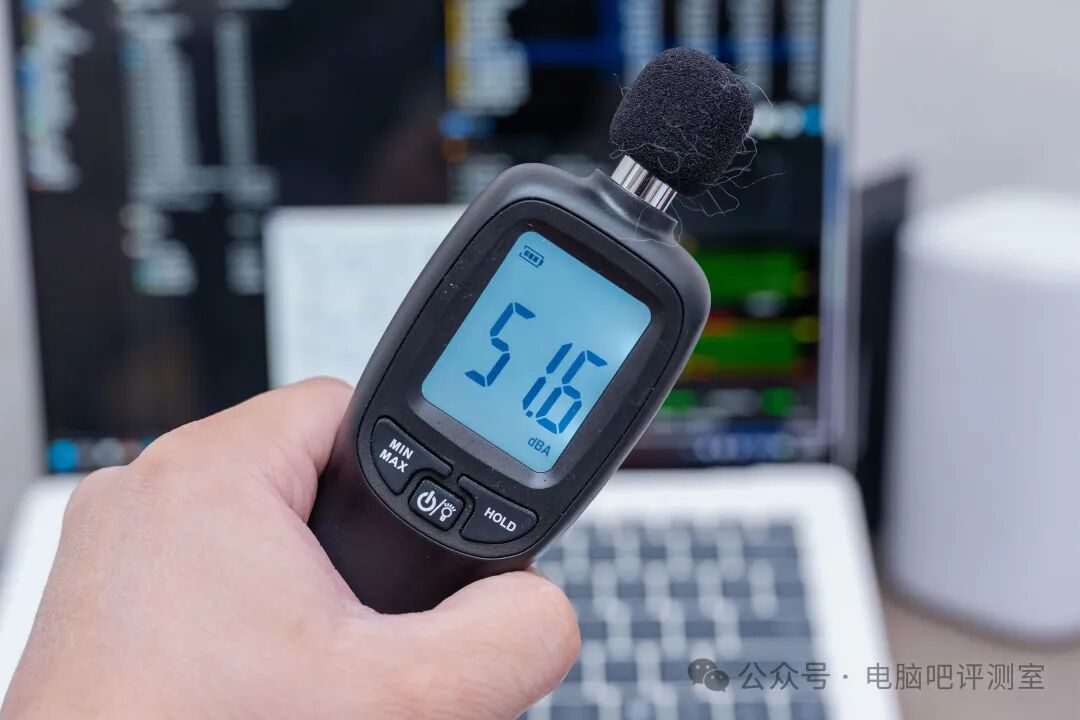 狂暴模式满载噪音测试:51.6 dBA
