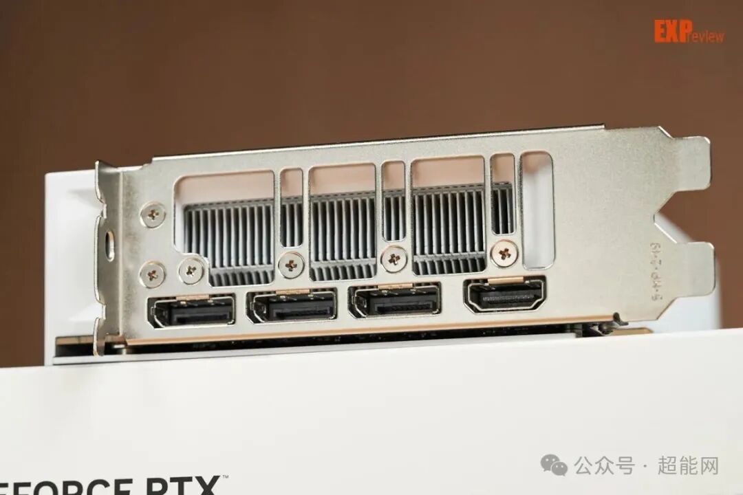 显卡视频输出接口特写