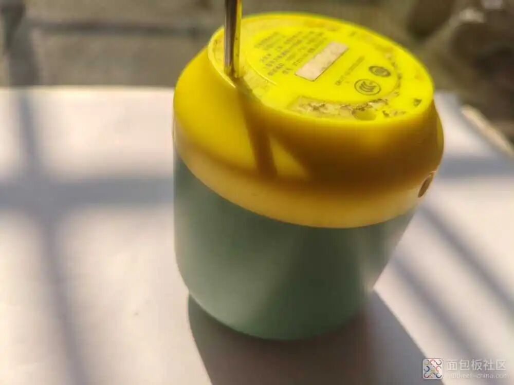 飞利浦BT25音箱拆解前外观