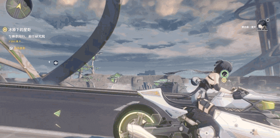 主线剧情中，角色边驾驶载具边进行对话与QTE互动