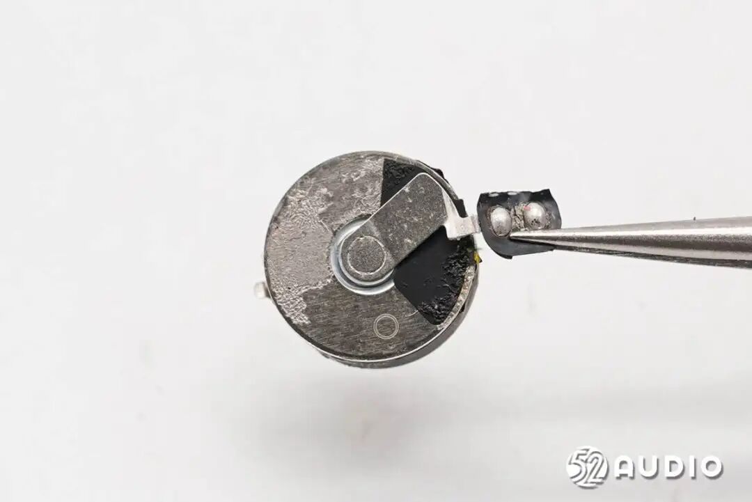 钢壳扣式电池另一面