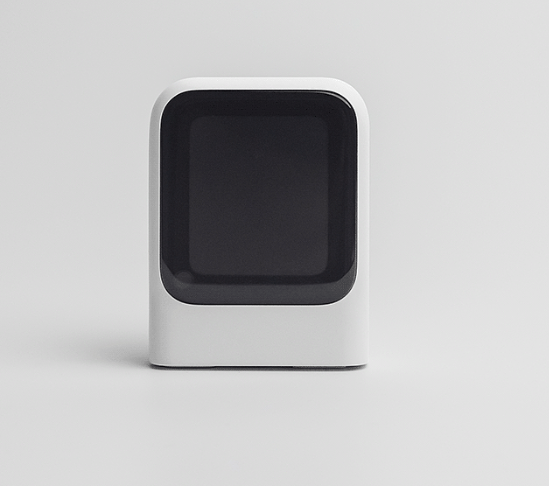 白色方形电子设备正面图，黑色屏幕区域边缘圆润