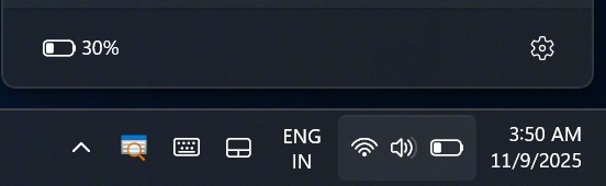 Windows 11任务栏截图：正常状态白色电池图标