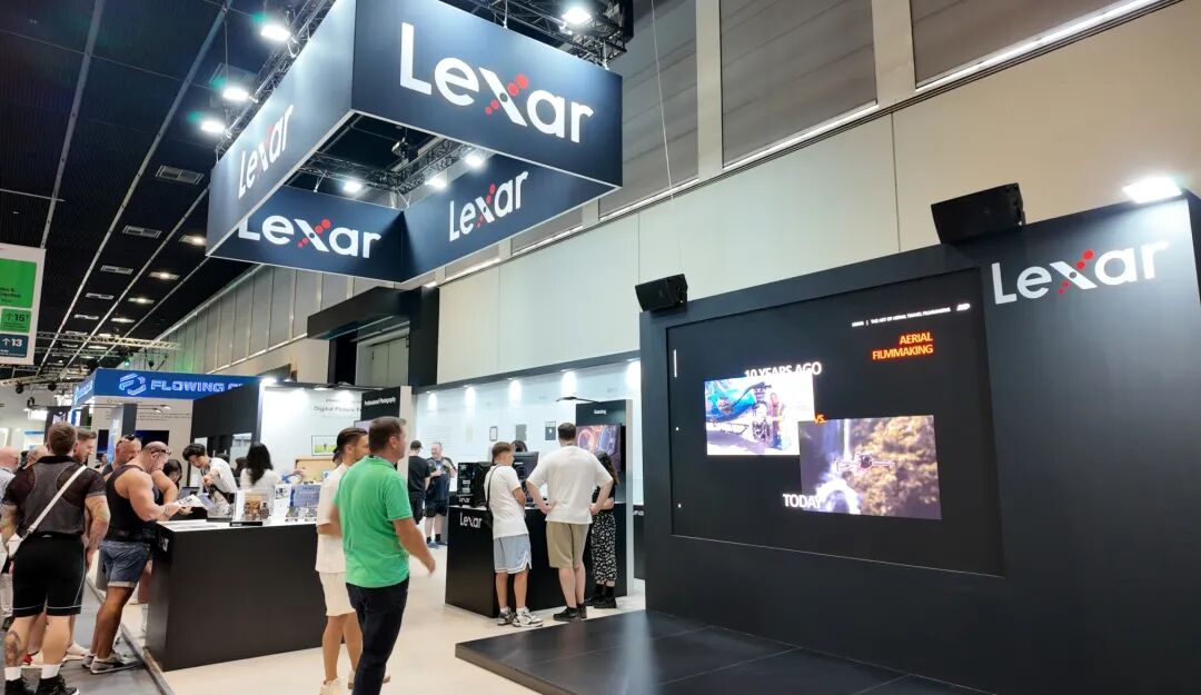 Lexar在展会上的展位
