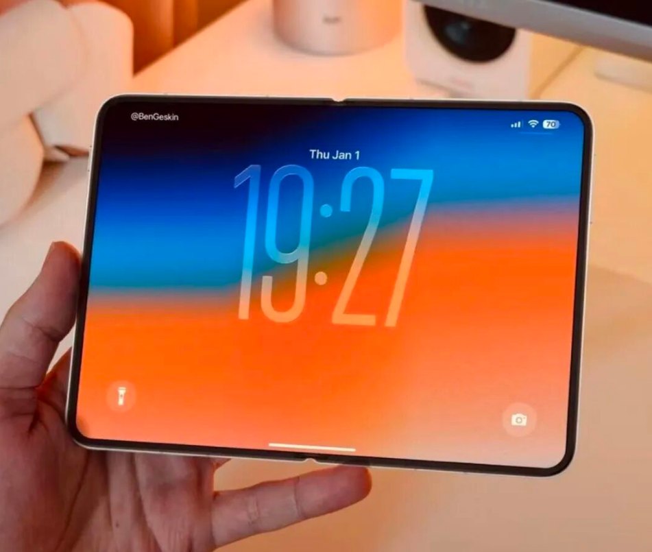 疑似苹果折叠屏手机工程机界面图