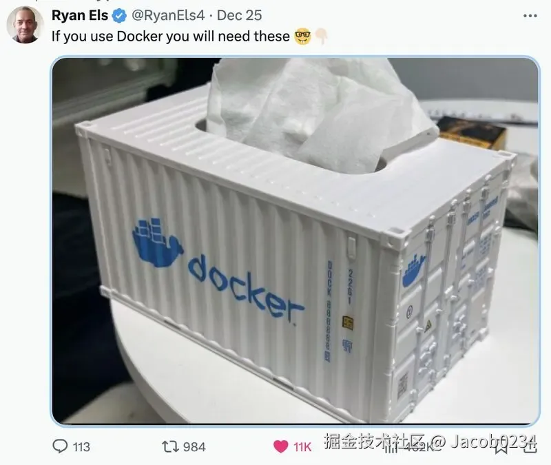 印有Docker标志的集装箱造型纸巾盒推文截图