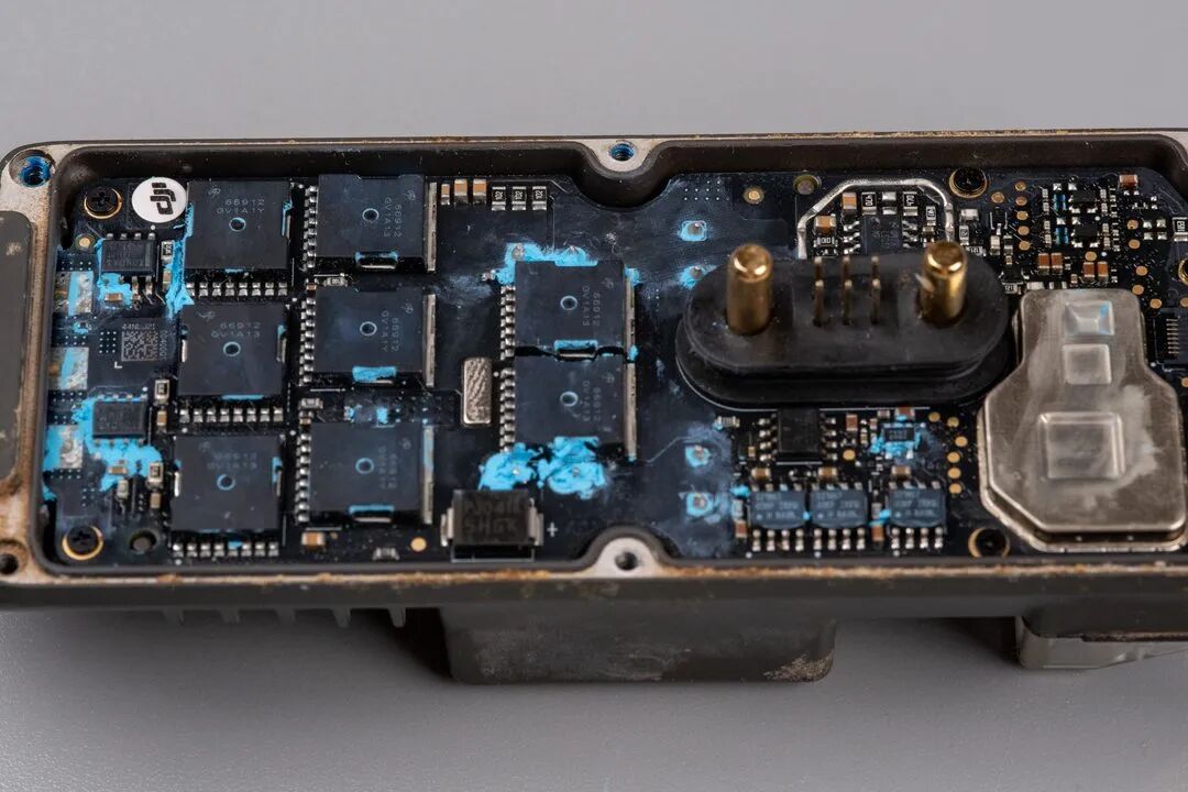 大疆T30植保机电调主板芯片与散热凝胶