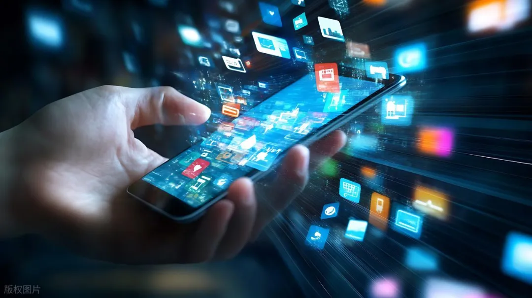 手握手机，周围漂浮应用图标的未来感图片