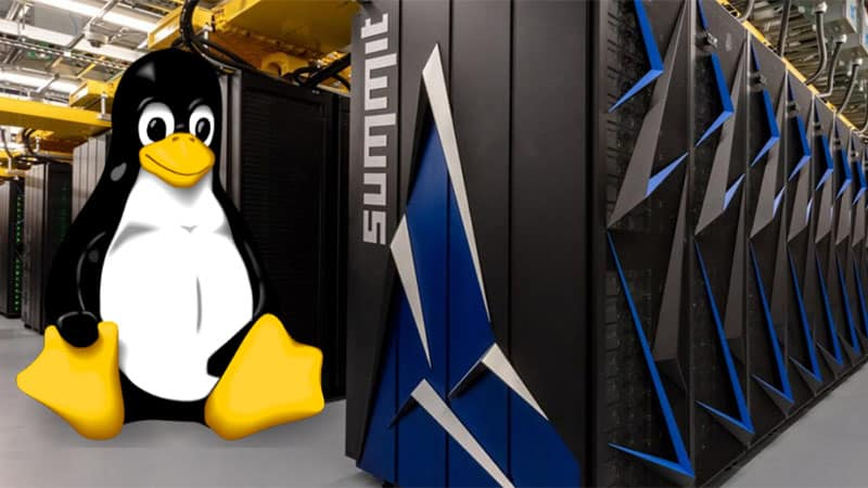 Summit超级计算机数据中心旁的Linux企鹅