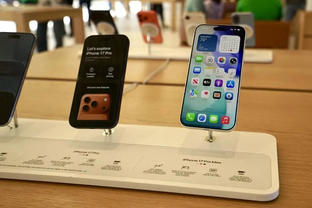 iPhone 17 Pro系列展示台