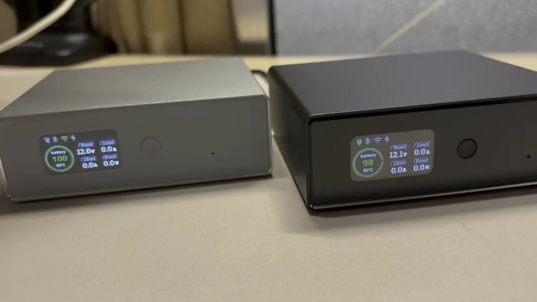 W180与W150正面屏幕显示对比