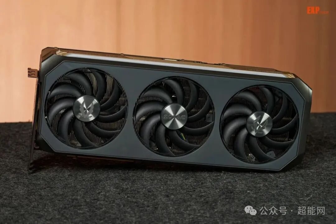 索泰 RTX 5070 Ti 显卡实物