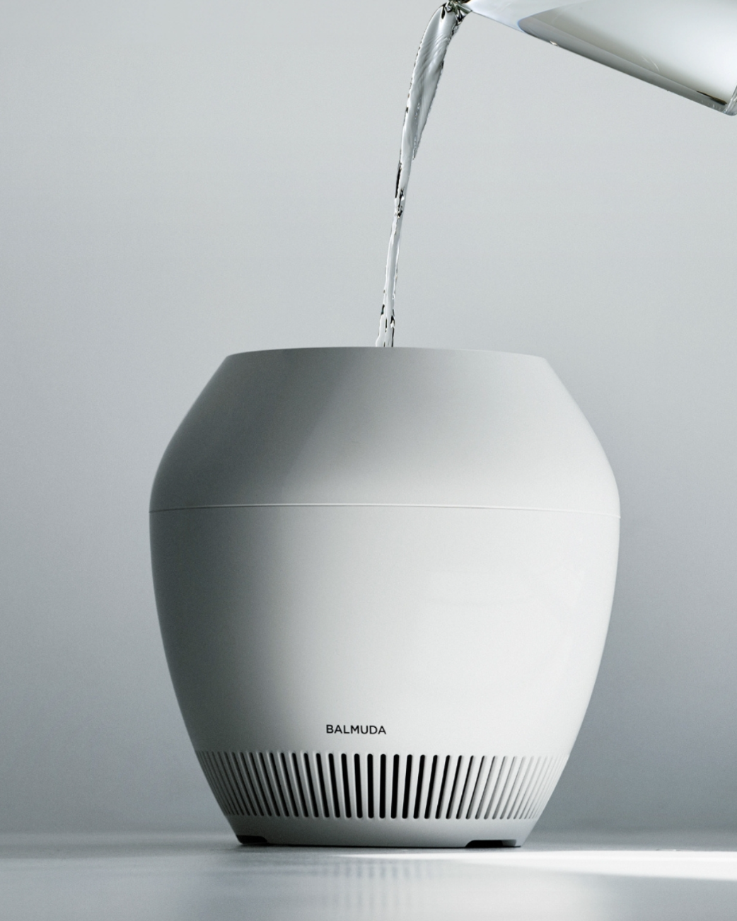Balmuda Rain加湿器顶部注水演示