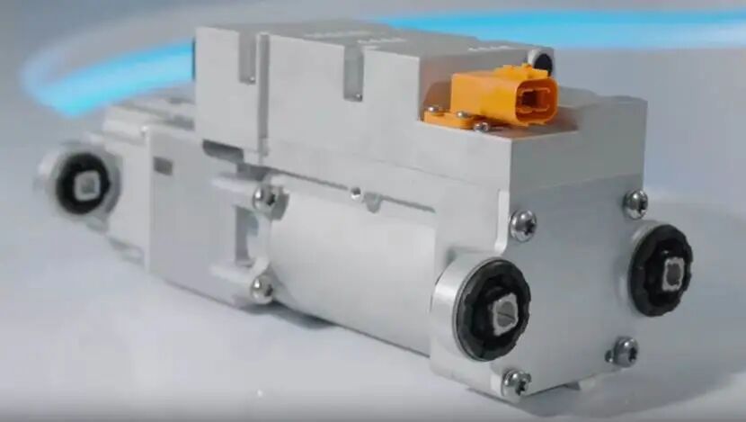 白泽MAX全主动液压悬架实物