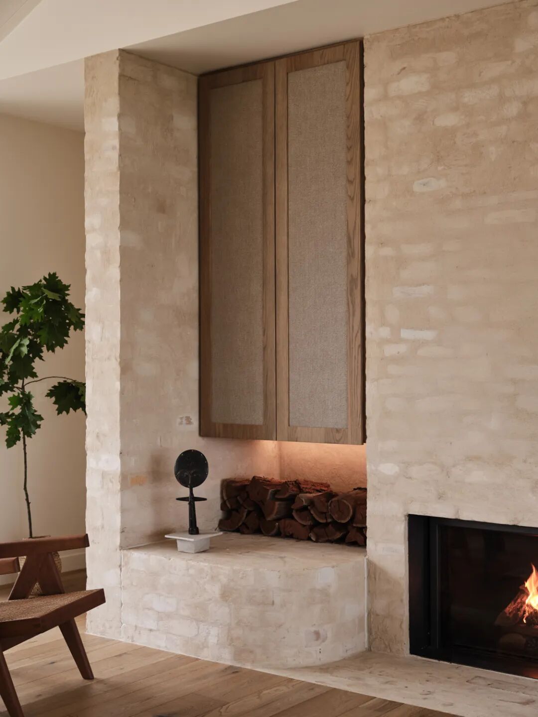 壁炉与柴火存储细部