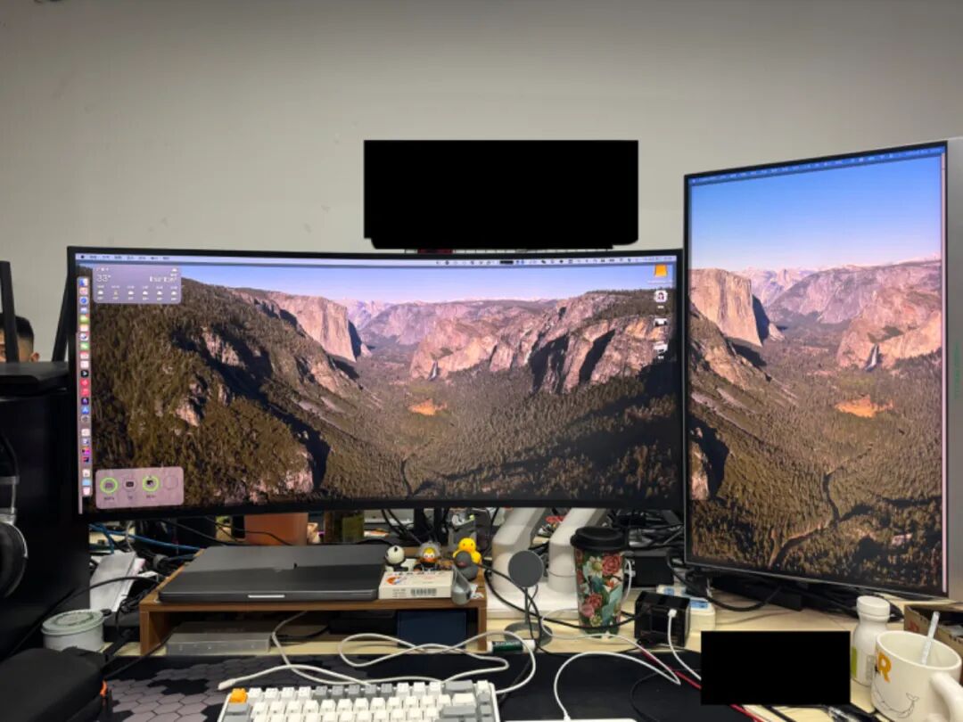 双屏显示相同壁纸的桌面效果