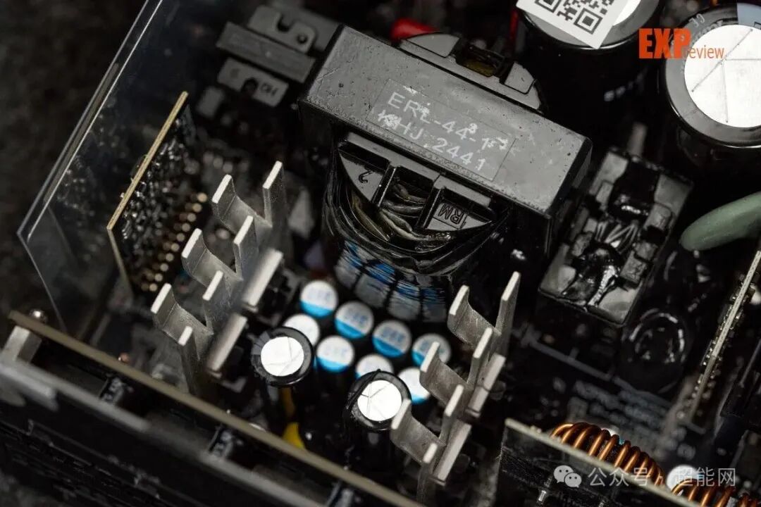 先马XP1200国际版电源 +12V输出电路与MosFET
