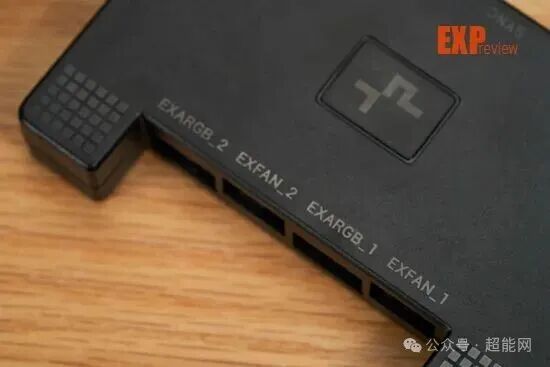 控制器侧面接口特写