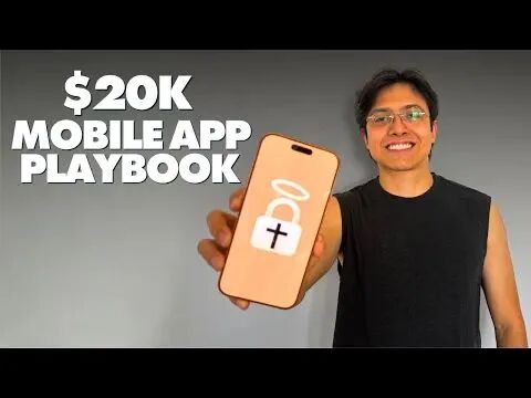 戴眼镜男子举着显示Prayer Lock应用的手机