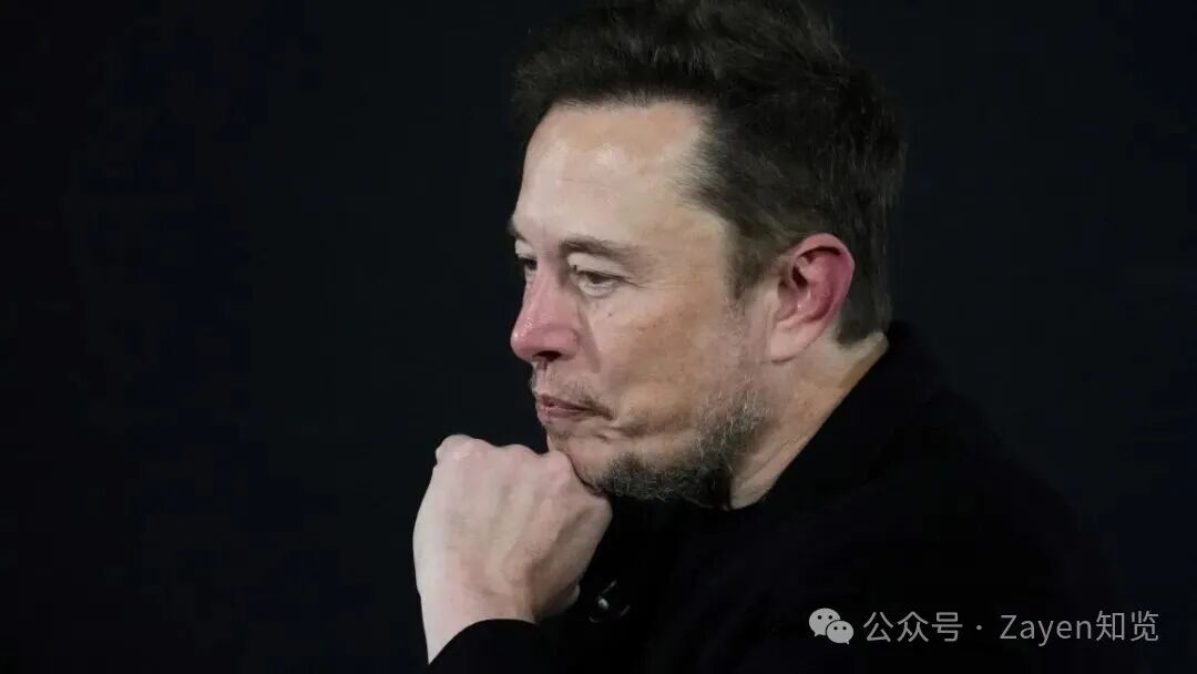 手托下巴、表情沉思的男性侧脸特写