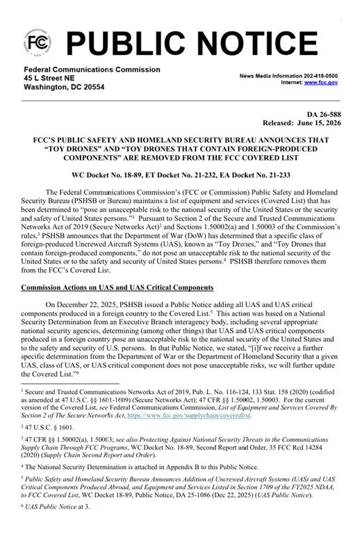 FCC发布的公开通知文件,标题关于将特定玩具无人机从覆盖清单中移除,内容涉及Secure Networks Act及国防部规定等法律条文