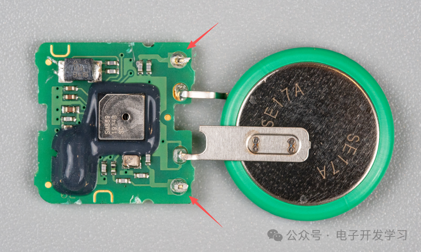 TPMS传感器PCB与纽扣电池焊点连接特写