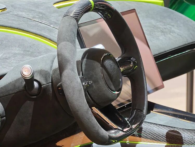 追觅智能汽车内饰方向盘特写