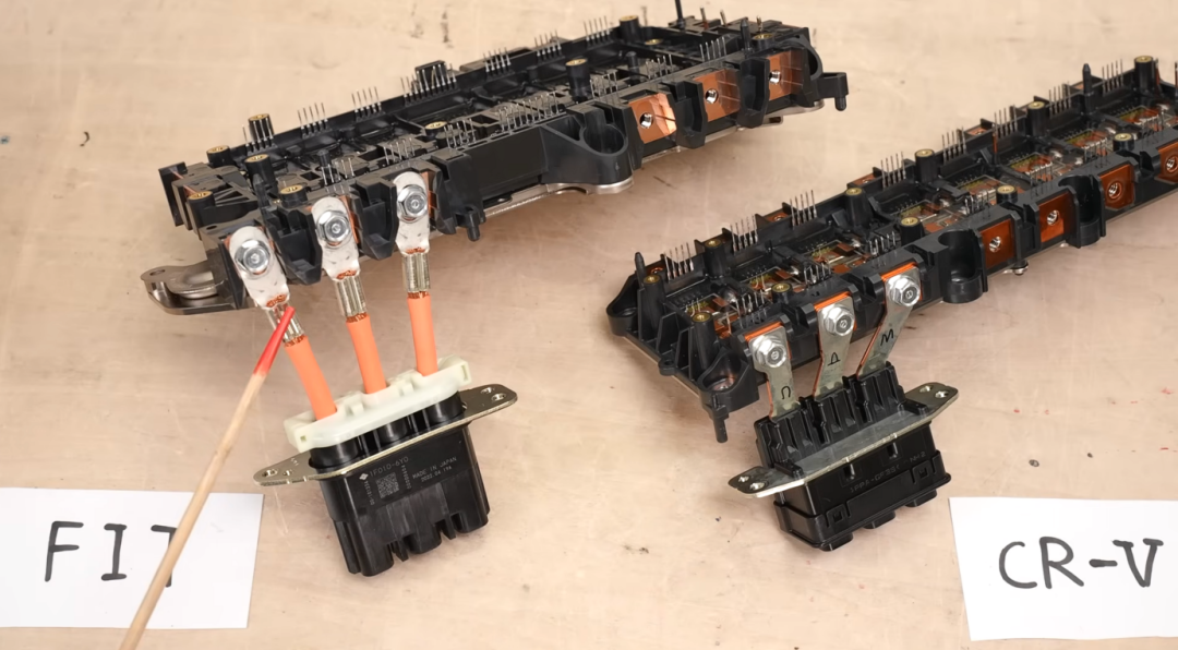 F17与CR-V PCU连接模块对比